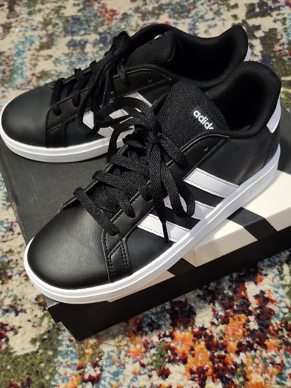Adidas Grand Court 2.0K - Worn 1x!!- Black & White Leather Low-Top Sneakers